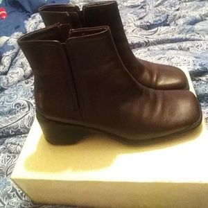 Women's boots